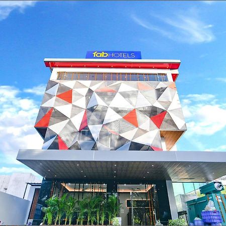 Fabhotel Blue Marine 印多尔 外观 照片