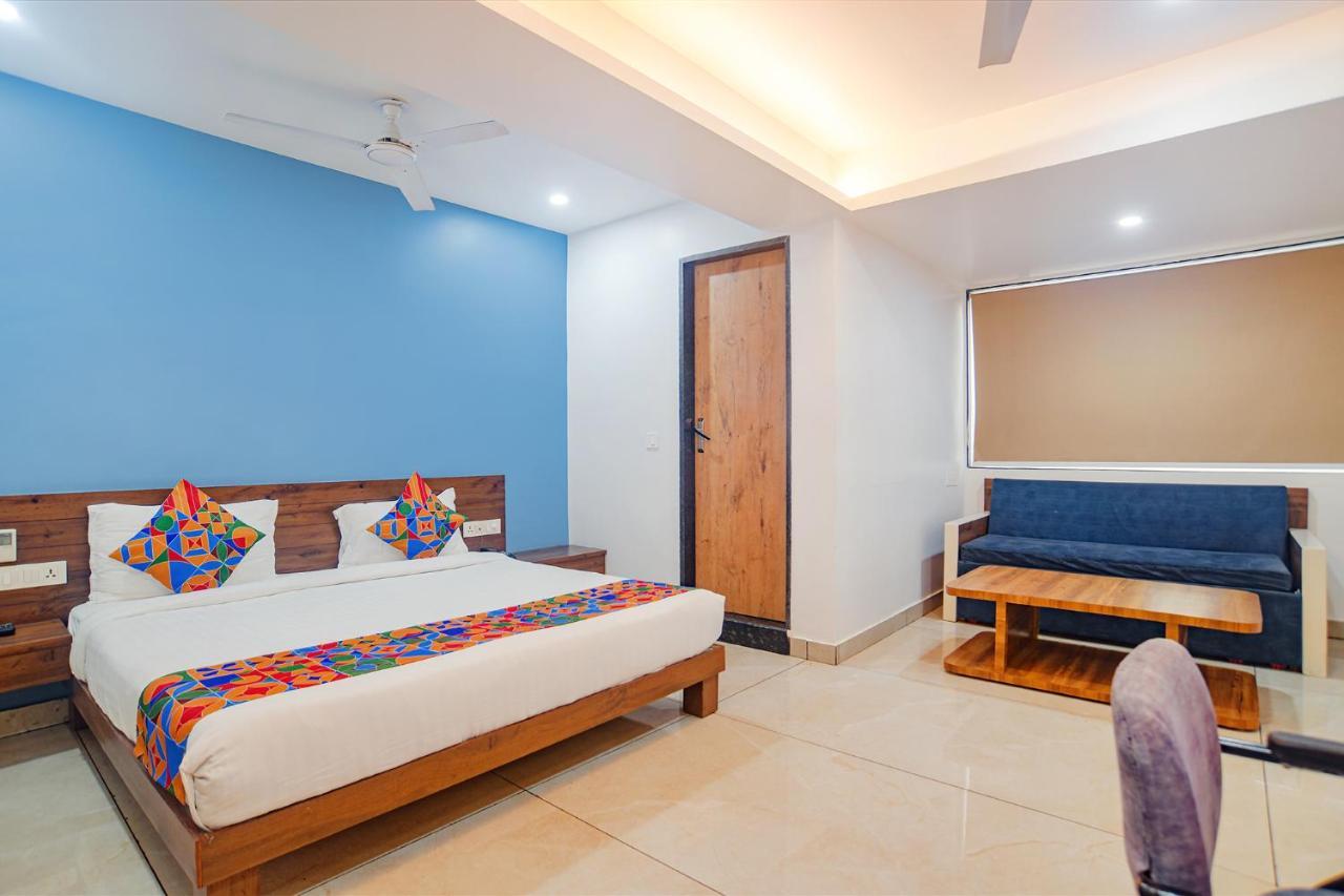 Fabhotel Blue Marine 印多尔 外观 照片