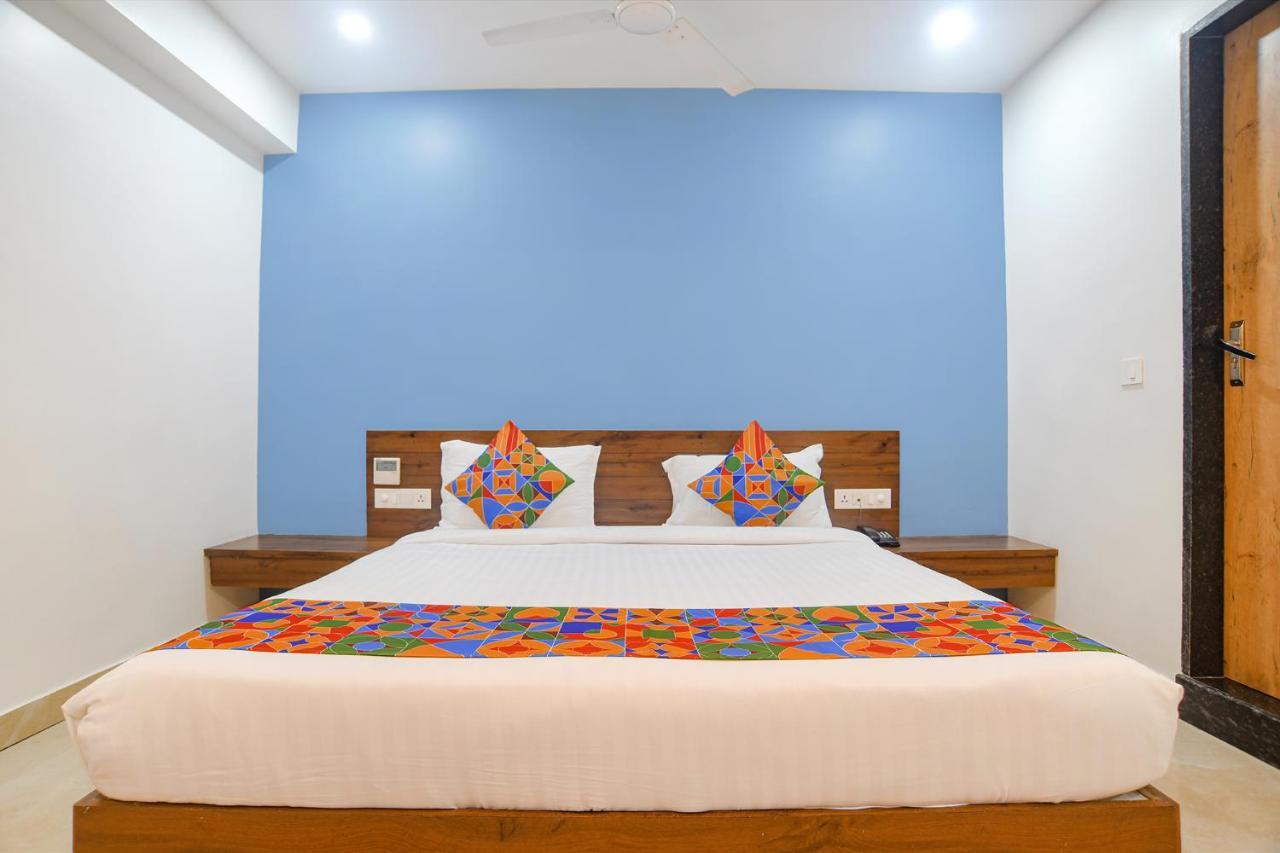 Fabhotel Blue Marine 印多尔 外观 照片