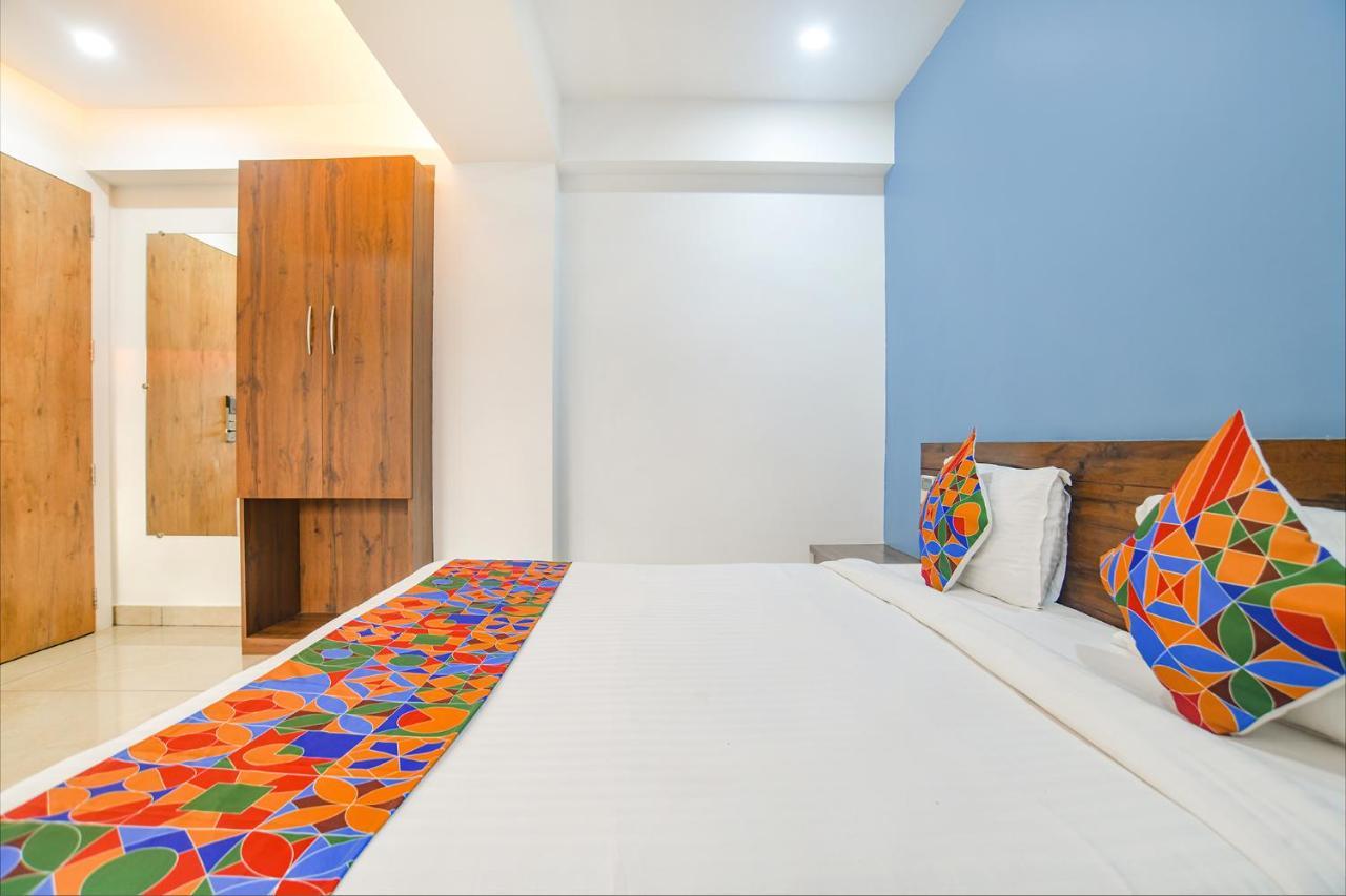Fabhotel Blue Marine 印多尔 外观 照片